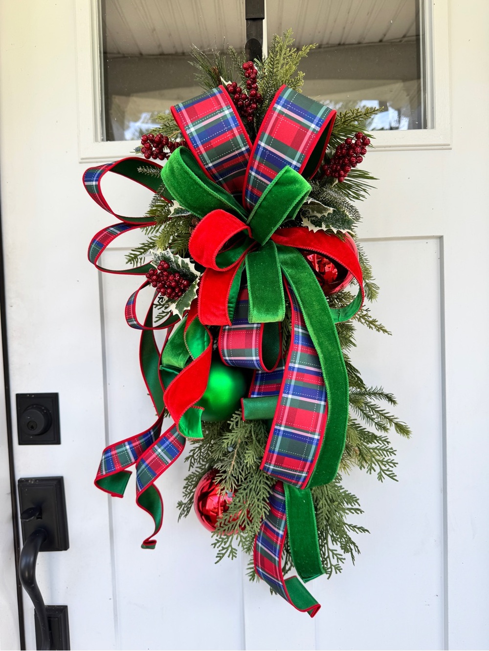 Traditional Teardrop Christmas Wreath